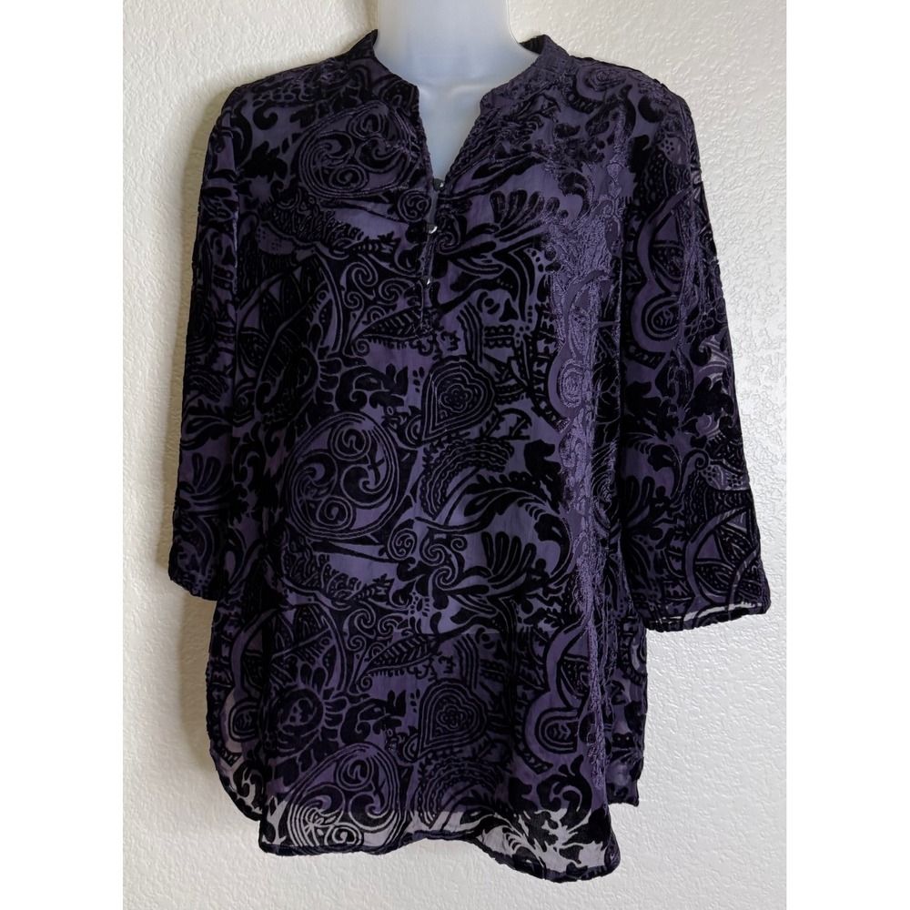 Chicos 0 US Small Tunic Purple Burnout Velvet Paisley 3/4 Sleeve Split Neck Chic